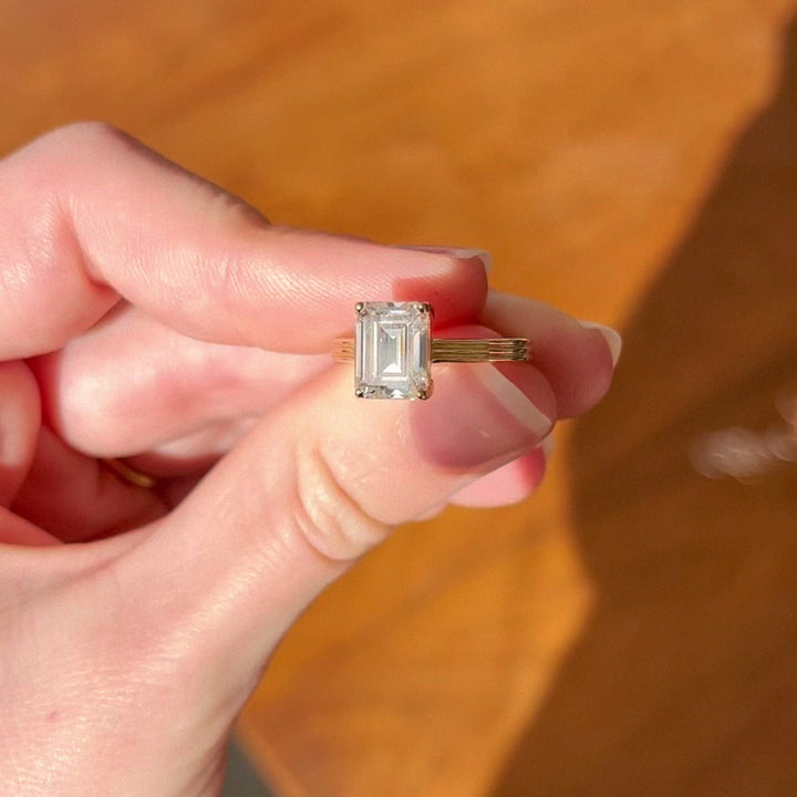 Billie Ring - Moissanite